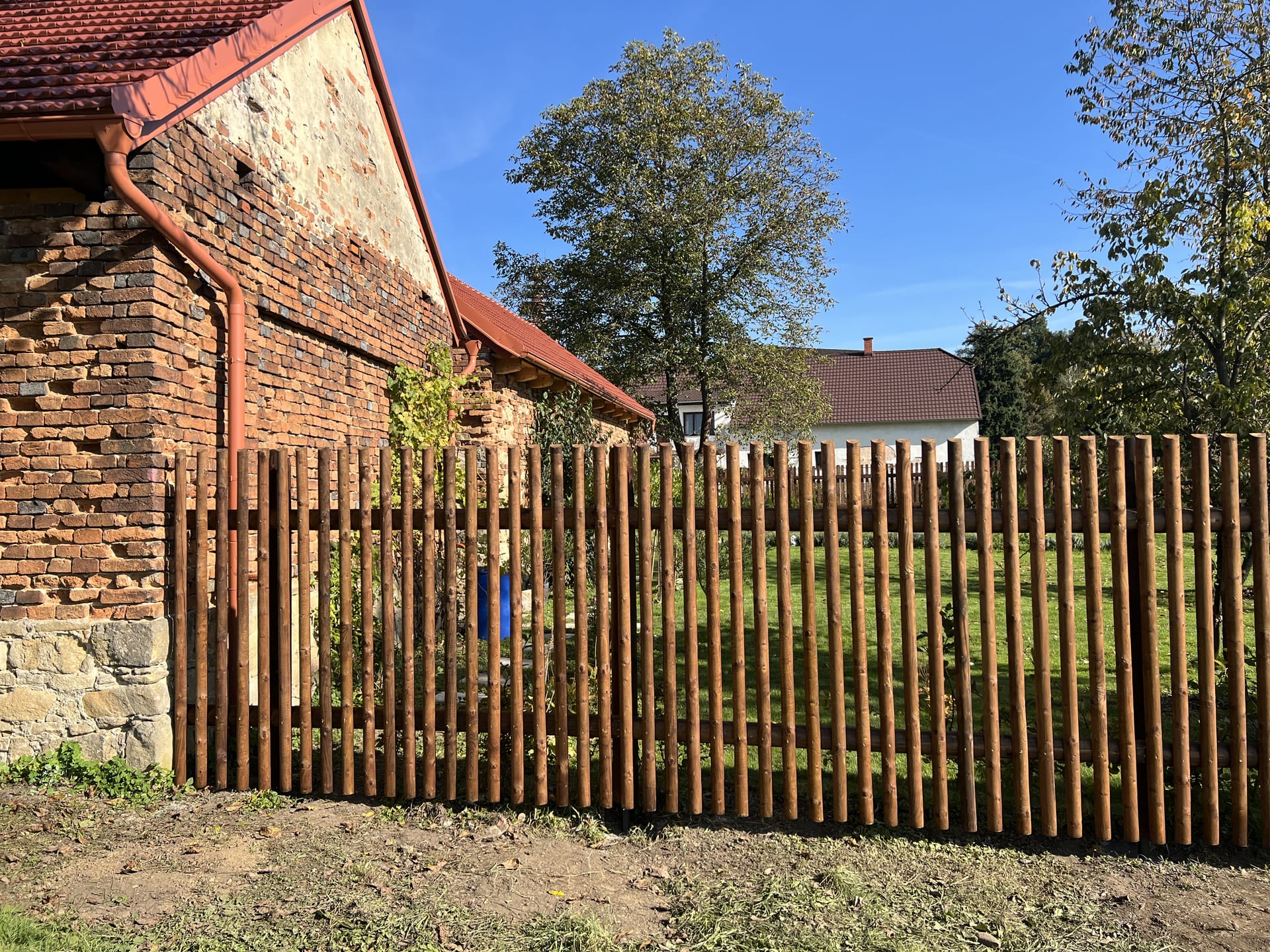 Obrázek 3 / Dřevěné ploty - strojně frézované   - realizace Hustopeč nad Bečvou 9-2021